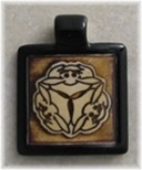 Tube-Top Small Square Three Hares