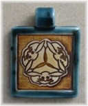Tube-Top Small Square Three Hares
